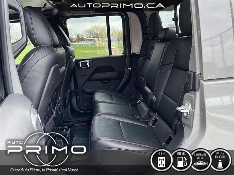 2022
Jeep
Wrangler