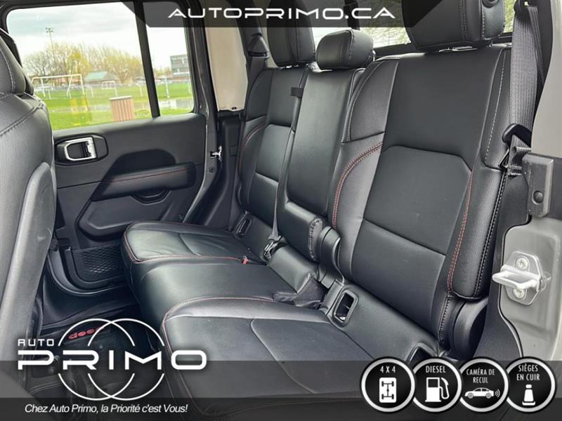 2022
Jeep
Wrangler