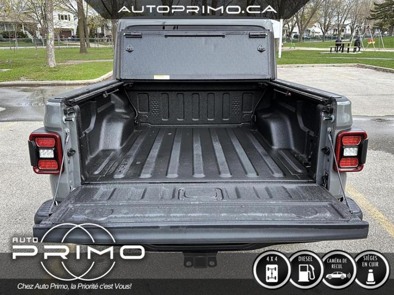 2022
Jeep
Wrangler