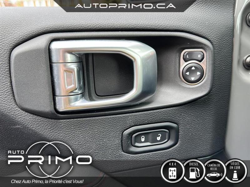 2022
Jeep
Wrangler